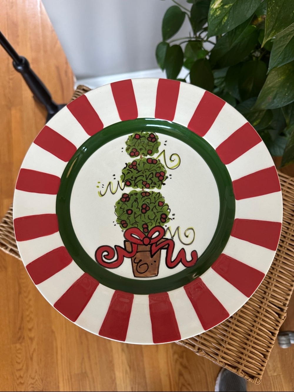 Festive Red & Green Topiary Decorative Plate Magnolia Lane